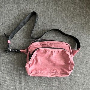 Baggu Fanny Pack in Dusty Rose